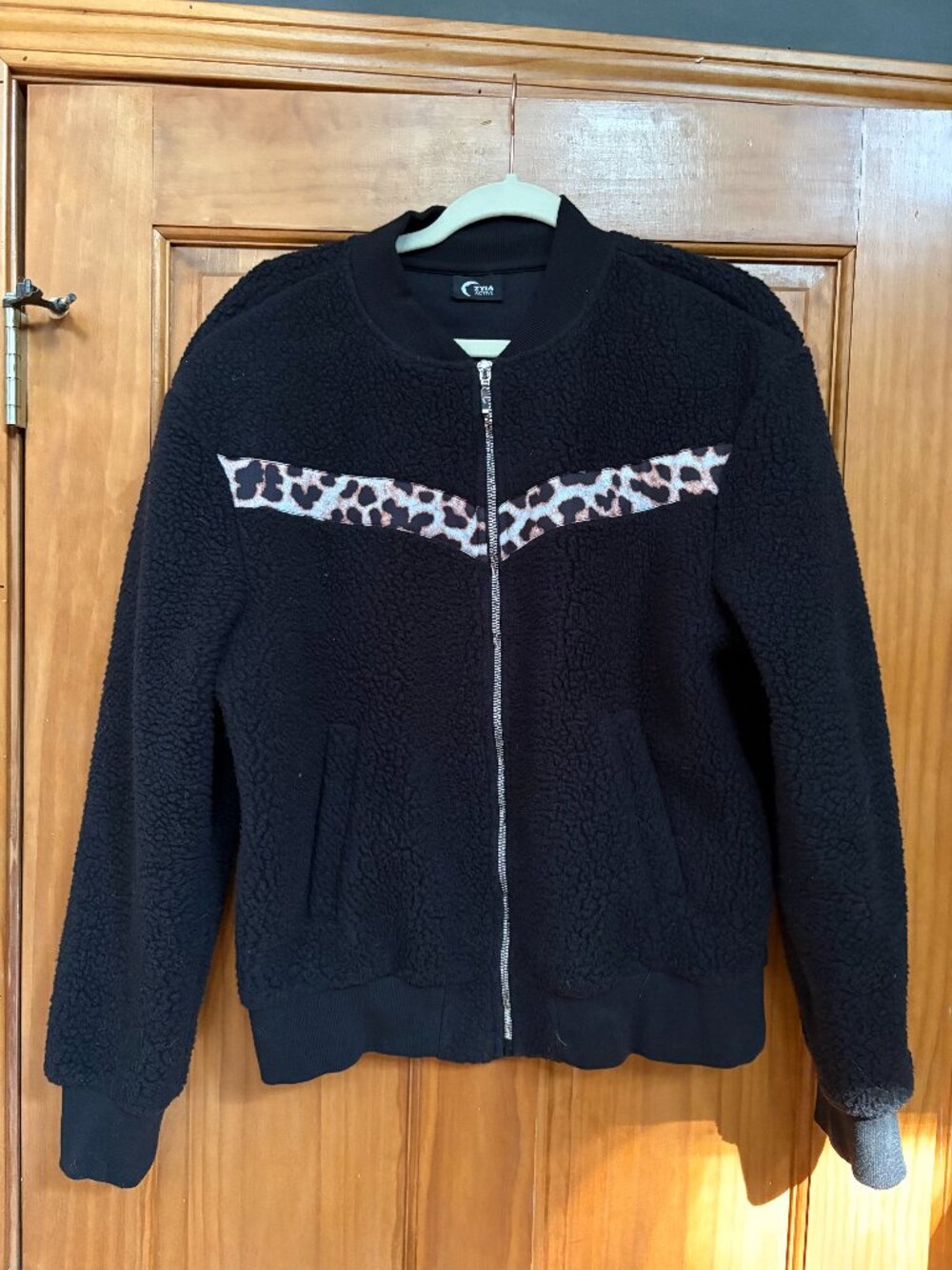 Zyia Active Black Sherpa Fleece Jacket Medium Leopard Print Stripe Full Zip